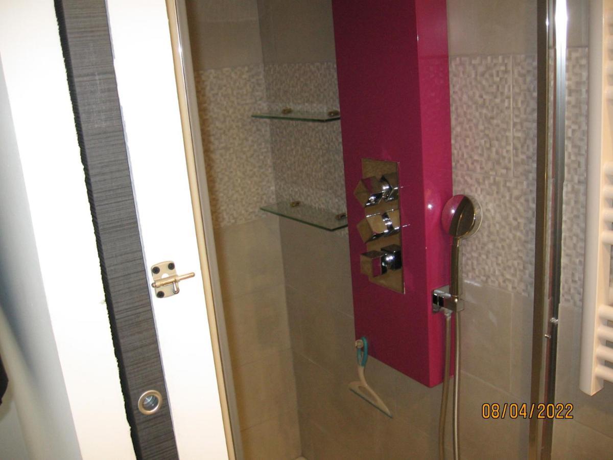 Appartement Avec Chambre En Mezzanine Rognac Eksteriør bilde