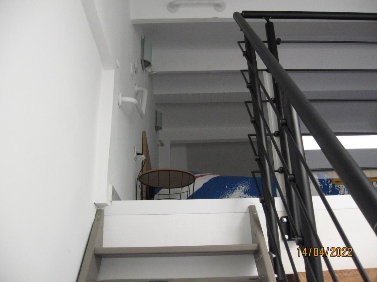 Appartement Avec Chambre En Mezzanine Rognac Eksteriør bilde